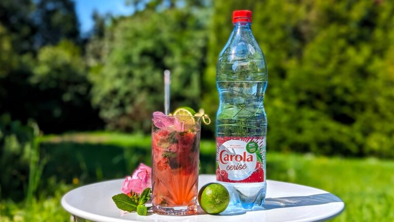 Mocktail Carola Cherry Fizz, avec eau pétillante cerise
