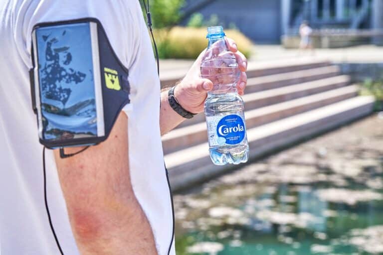 Sport : comment bien s’hydrater ? Eau plate ou gazeuse ?
